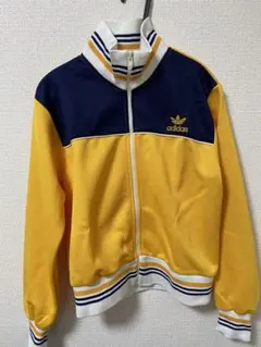 adidasトラックジャケット