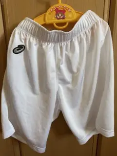 アシックス ホワイトショートパンツ