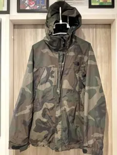THE NORTH FACE ノースフェイス　マウンテンパーカ　ジャケット　迷彩のサムネイル