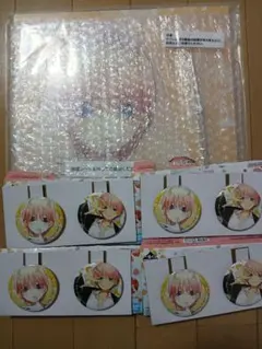 五等分の花嫁　一番くじ　バストアップアクリルボード　缶バッジ
