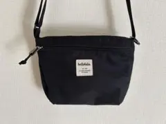 hellolulu ブラック サコッシュ