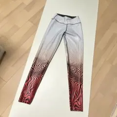 LA BODY ヨガパンツ　サイズM リバーシブルのサムネイル
