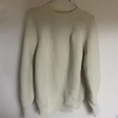 クリーム色 リブ編み クルーネックセーター