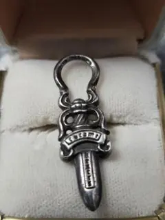 CHROME HEARTS ダガーチャーム ペンダントトップ - メルカリ