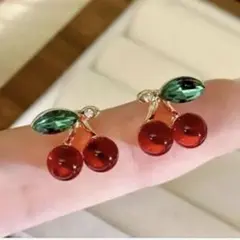 フルーツ さくらんぼ チェリー ピアス