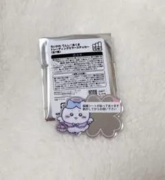 ちいかわ　てんしあくまトレーディングミラーステッカー　ハチワレ