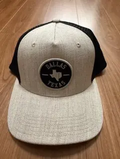 ダラス空港で購入したキャップ
