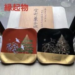 【木箱入り新品】通産大臣指定　日本伝統工芸　金沢箔　加賀友禅画　室町菓子皿　２枚のサムネイル