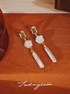 手作り　ゴールド装飾 天然真珠 / パール ロングピアス