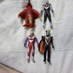 食玩★ウルトラマン　ソフビ4体セット