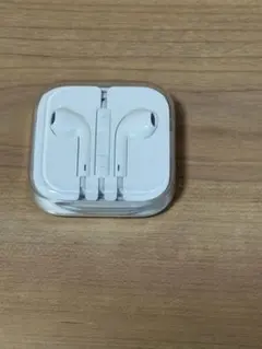 【新品】Apple EarPods ホワイト ケース付き