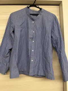 青と白のストライプ 長袖シャツ