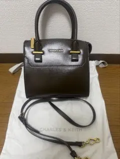 CHARLES & KEITH ショルダーバッグのサムネイル