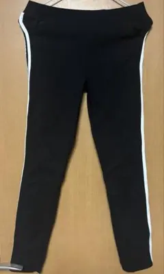 白 カジュアルパンツ