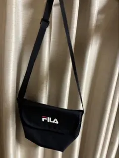 FILA ブラック ショルダーバッグ　美品のサムネイル