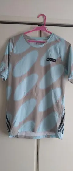 アディダス✖️マリメッコ　ランニングシャツ