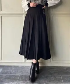 JUNOAH ベルト付きプリーツチェックスカート ブラック