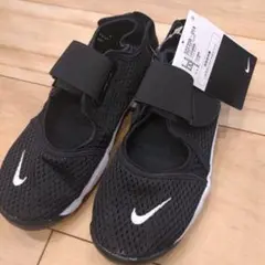 【新品未使用】NIKEリフト22cm
