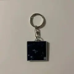 RADWIMPS 特別展　NFCジャケットキーホルダー　×と⚪︎と罪と RADWIMPS 特別展 ×と⚪︎と罪と NFC ジャケットキーホルダー - メルカリ
