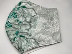 布マスク プリントレース地にグリーンのお花刺繍 ハンドメイド