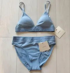 【新品】定価約2万円 Calvin Klein ブラ＆ショーツ ノンワイヤーのサムネイル