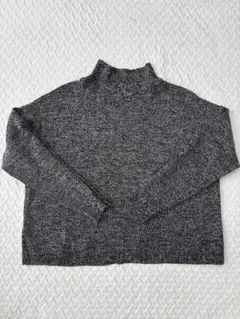 GU タートルネックニット　セーター　グレー