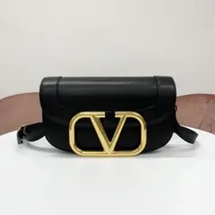 SHOPエイト様専用Valentino Garavani バッグBTS SUGA - メルカリ