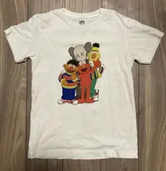 ユニクロ UT KAWS セサミストリート Tシャツ 150サイズ