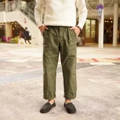 ユーティリティパンツ