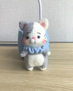 猫のあみぐるみキーホルダー付き