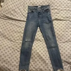 ジーンズ　ダメージ加工　ライトブルーデニム　zara