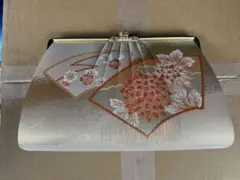 花柄刺繍の和装用クラッチバッグ