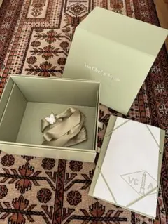 Van Cleef & Arpels ギフトボックスセット - メルカリ