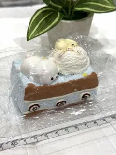 MOMOCO JAPAN くまさん ケーキ スクイーズ