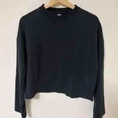 Nike ブラック クロップド ロンT