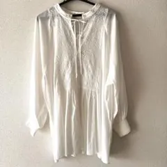 スタジオクリップ　刺繍入りホワイト長袖ブラウス美品