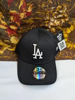 ニューエラ LAロゴブラック色ホワイト刺繍男女用キャップフリ-サイズ
