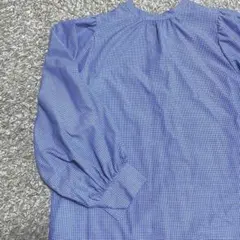 青と白のチェック柄バルーンスリーブシャツ