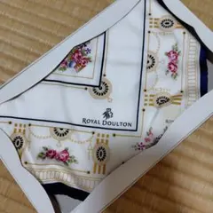 新品　ROYAL DOULTON 花柄ハンカチのサムネイル