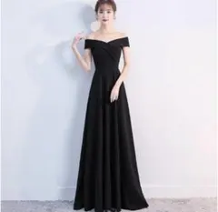 ブラックドレス　オフショルダー