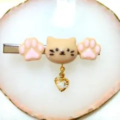 ヘアクリップ　ヘアアクセサリー　レジン　ハンドメイド　茶色猫　E078