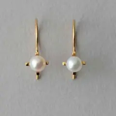 【極美品】ete エテ パールピアス　K18　フックピアス　淡水パール