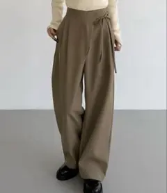 【Mサイズ】callautia 薄手ラップリボンスラックスパンツ　ダークベージュ