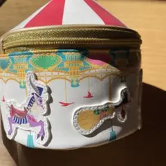 ジブリパーク　メイクポーチ　メリーゴーランドのサムネイル