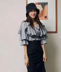 スナイデル　フリルティアードクロップドブラウス