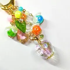 虹色りんご　カラフルビーズ　キーホルダー　フルーツチャーム　クリア