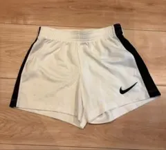 NIKE DRI-FIT ホワイトハーフパンツ XS 120〜130