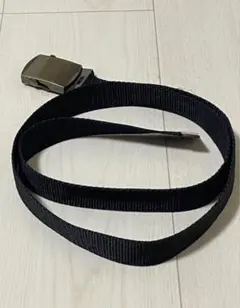 ナイロン製黒ベルト 金属バックル付き