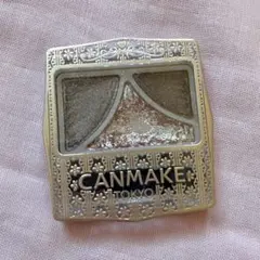 【匿名配送】CANMAKE ジューシーピュアアイズ 11 アイシャドウ