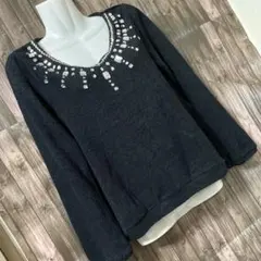 アクシーズファム❤️ビジュー付きプルオーバー